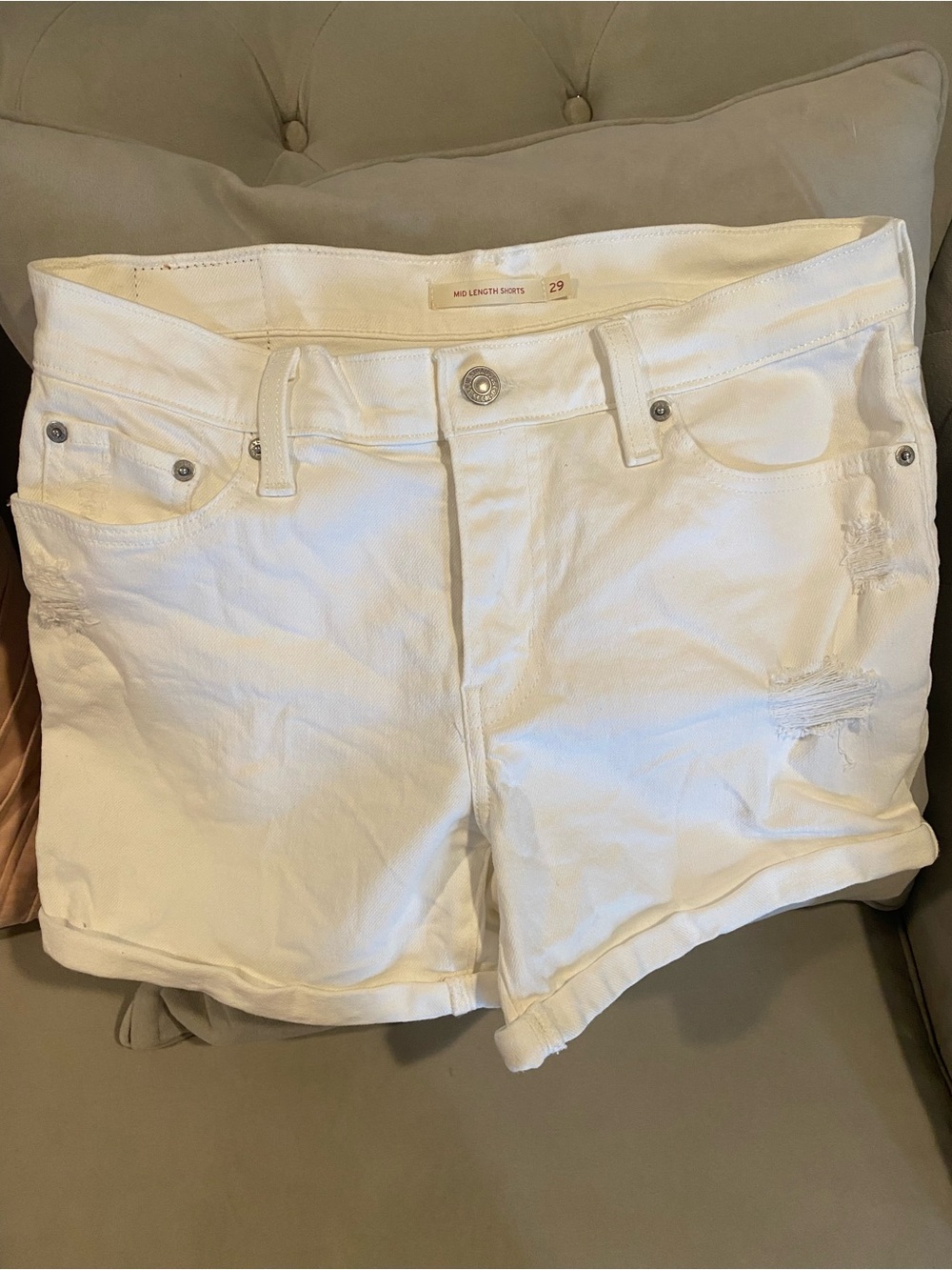 Levi’s White Mid-Length Women's Denim Shorts - size 29
